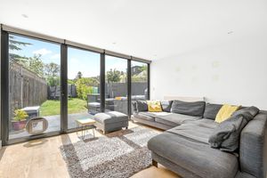 Photo 25- click for photo gallery